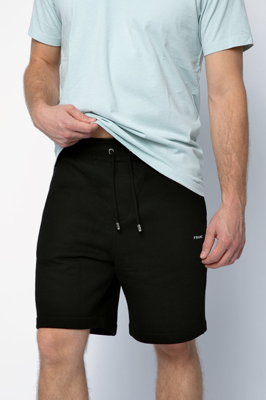 FRAME Shop Sweat Short In Noir | Frame - T. Boutique | Bottoms