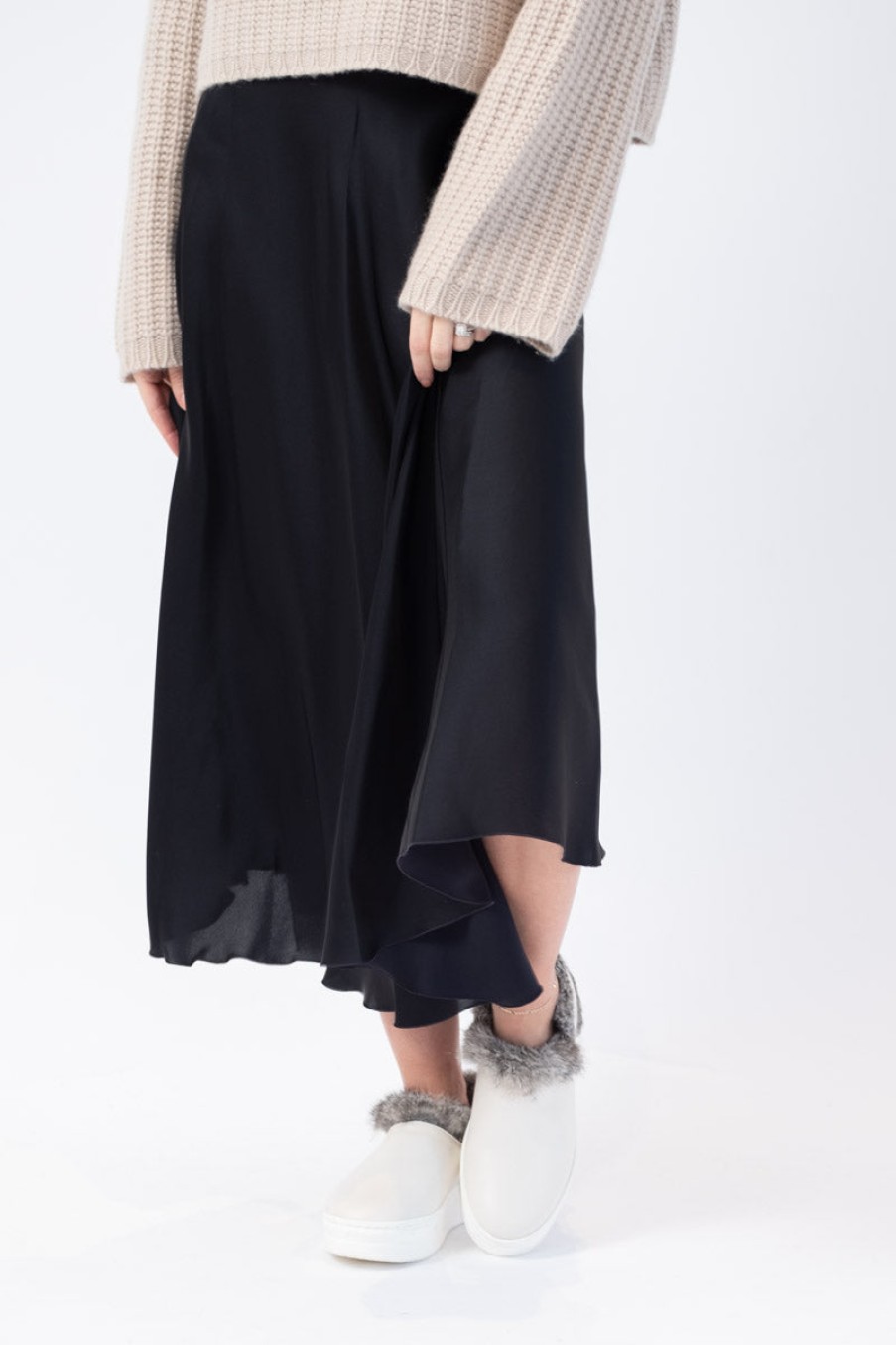 Roberto Collina Long Woven Skirt In Dark Navy | Roberto Collina - T. Boutique | Bottoms