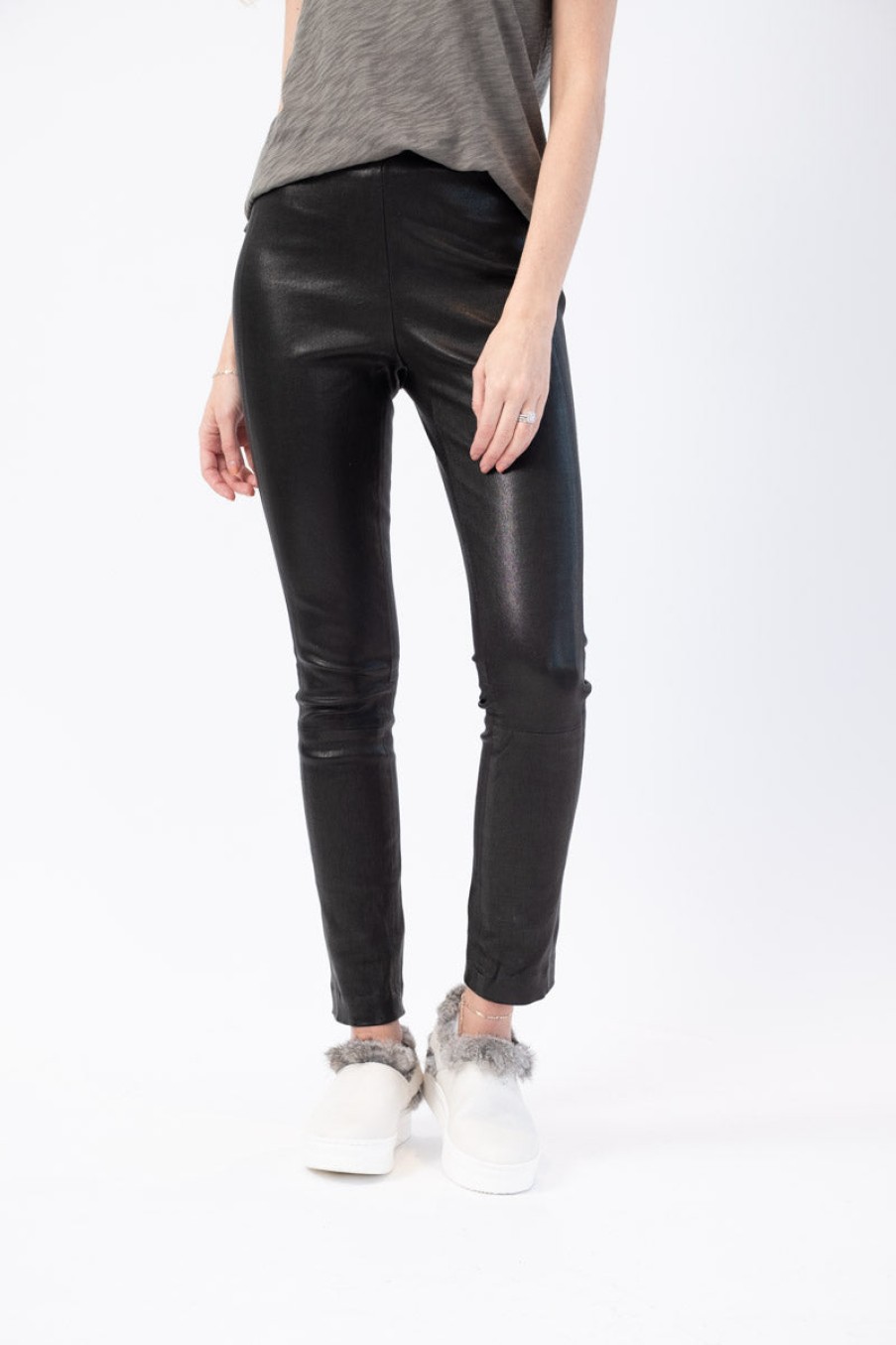 RAG & BONE Simone Lamb Leather Pant In Black | Rag & Bone - T. Boutique | Bottoms