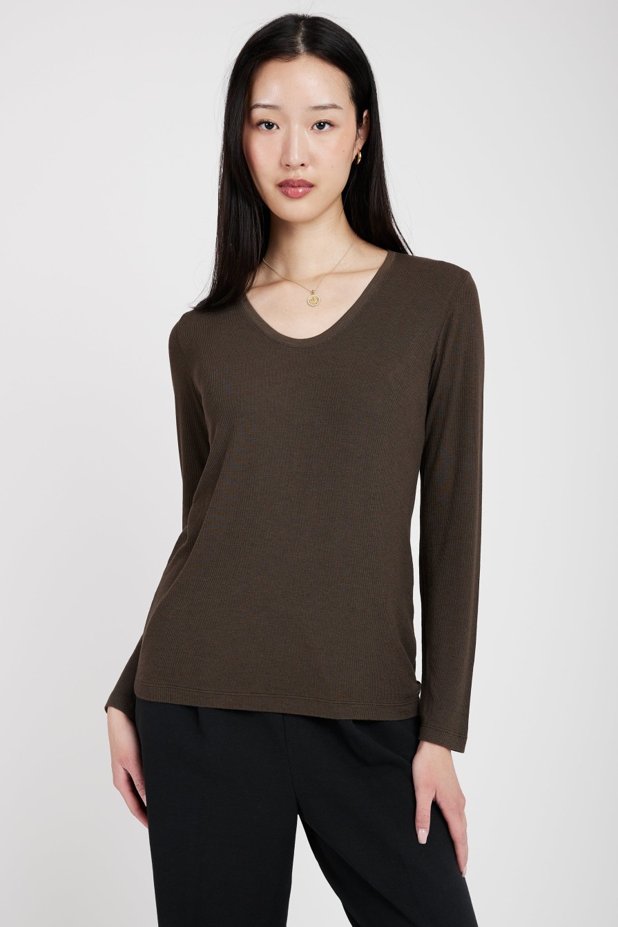 TRANSIT Long Sleeve V-Neck Top In Chocolate | Tops