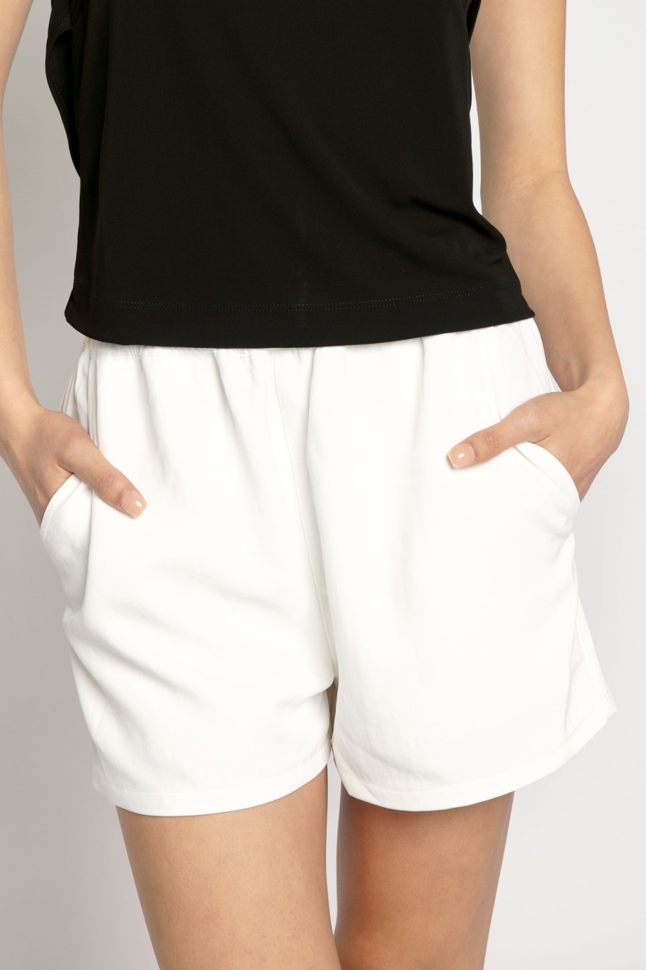 RTA Inez Short In White | Bottoms