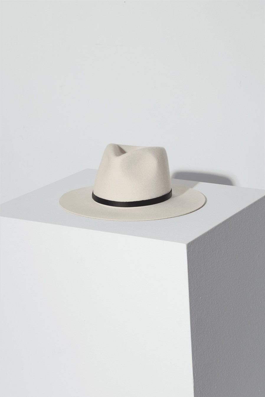 JANESSA LEONÉ Luca Fedora Hat In Creme | Hats