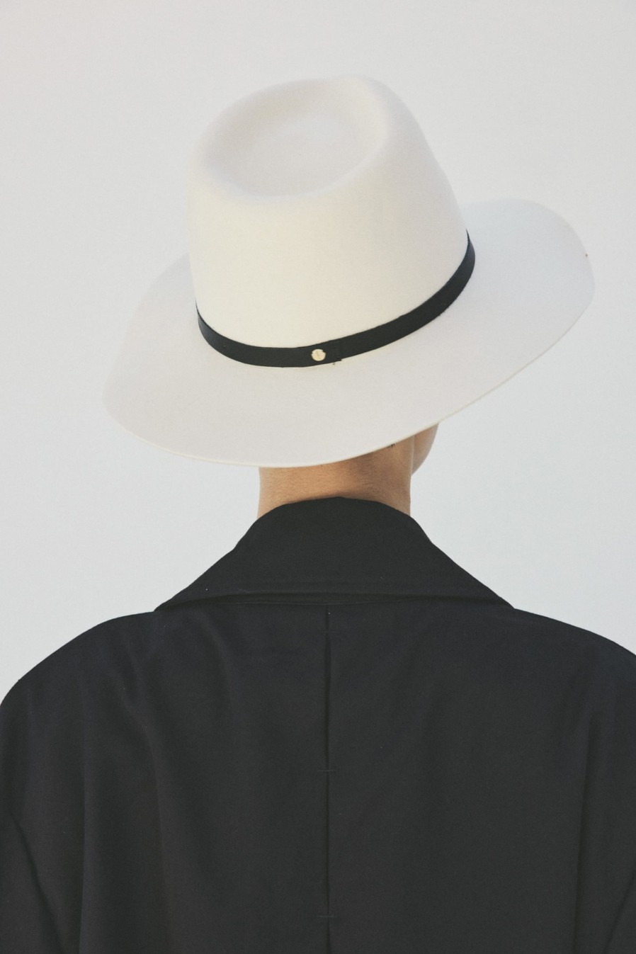 JANESSA LEONÉ Luca Fedora Hat In Creme | Hats