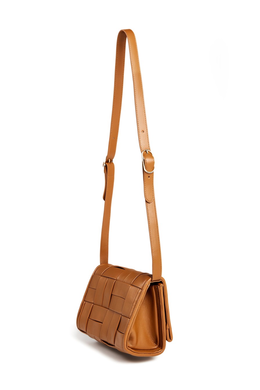 THEMOIRè Feronia Flat Weaved Bag In Toffee | Bags