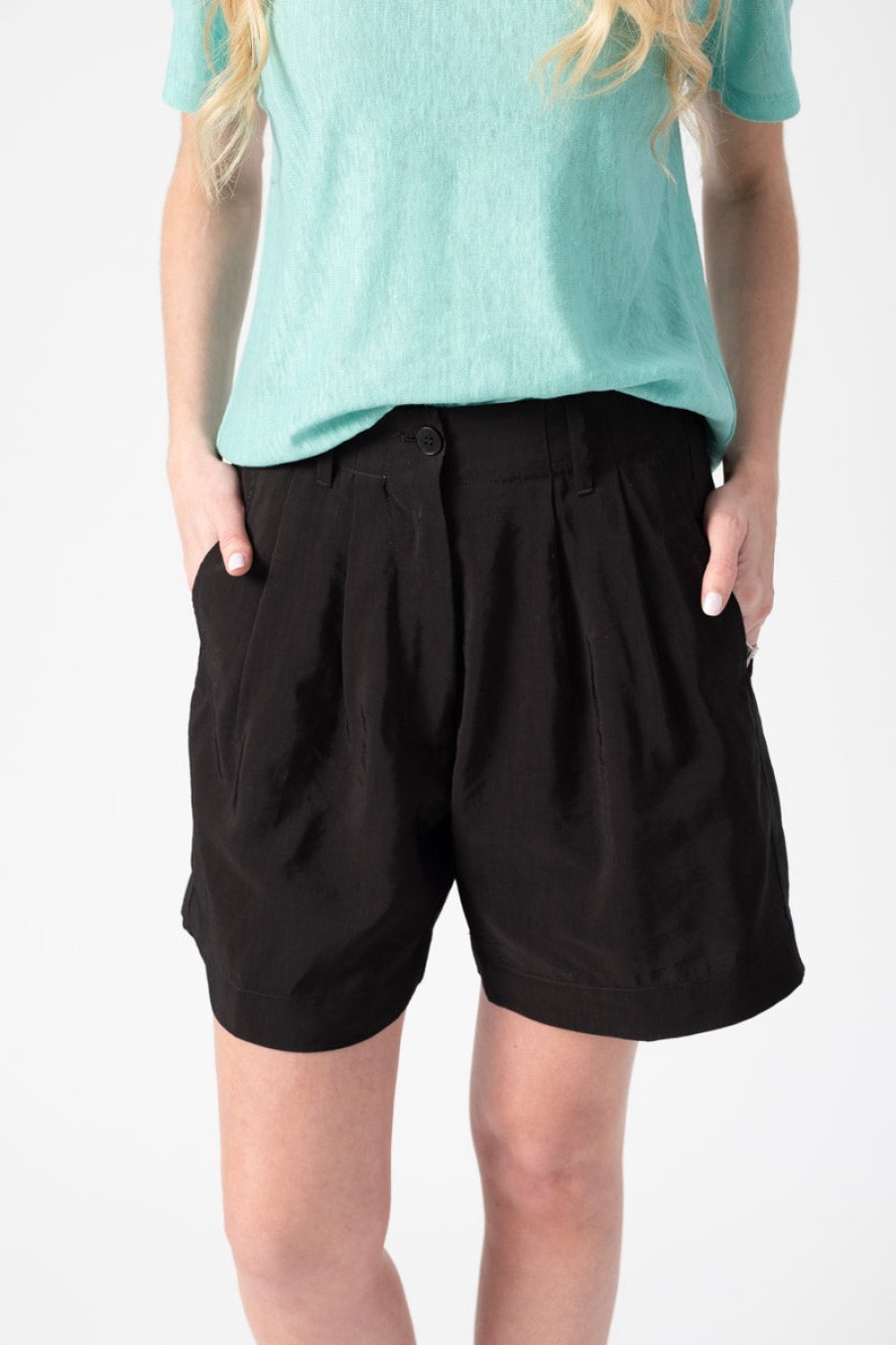 FORTE FORTE Slubbed Viscose Linen Shorts In Nero | Forte Forte - T. Boutique | Bottoms