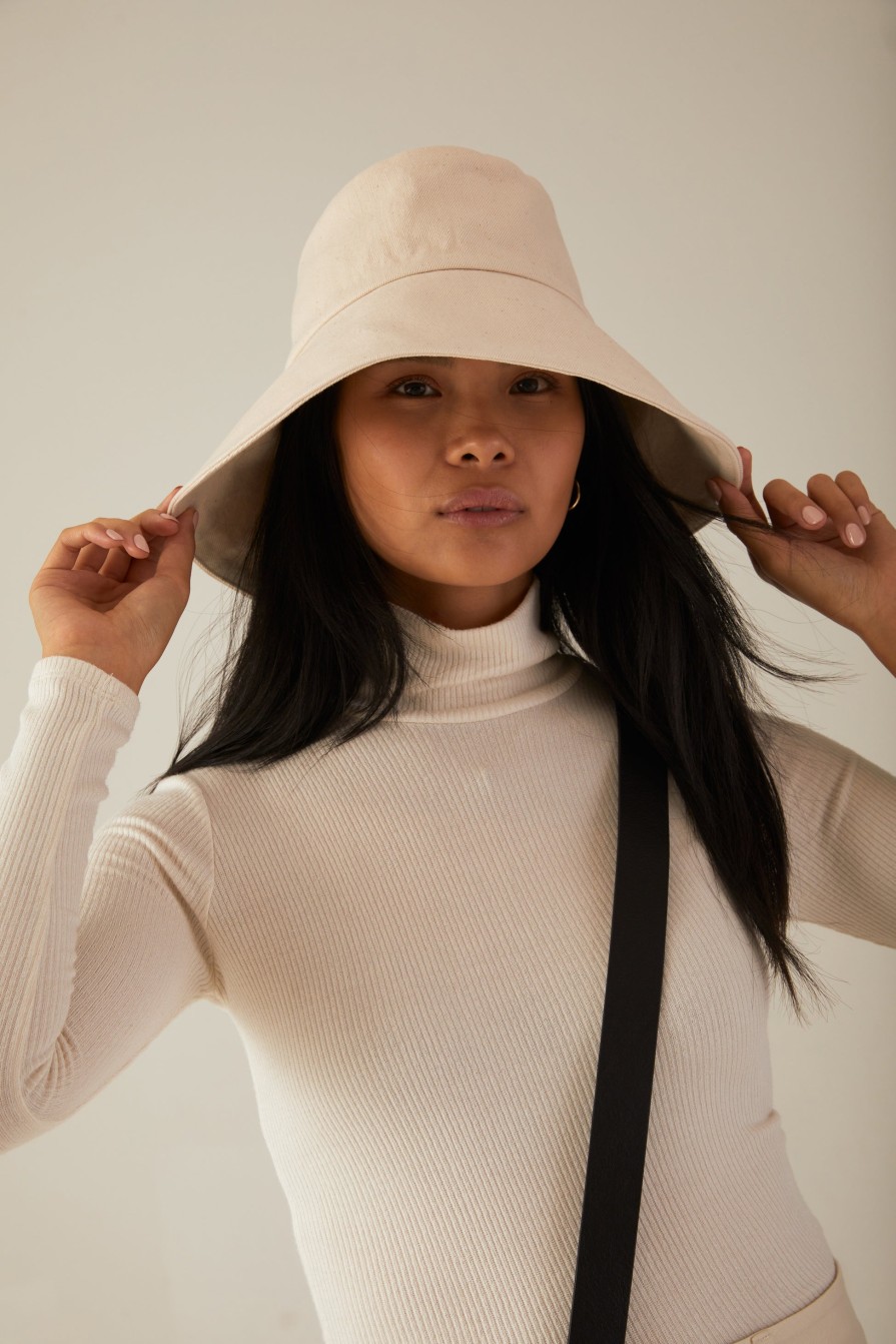 JANESSA LEONÉ Walker Bucket Hat In Off White | Hats